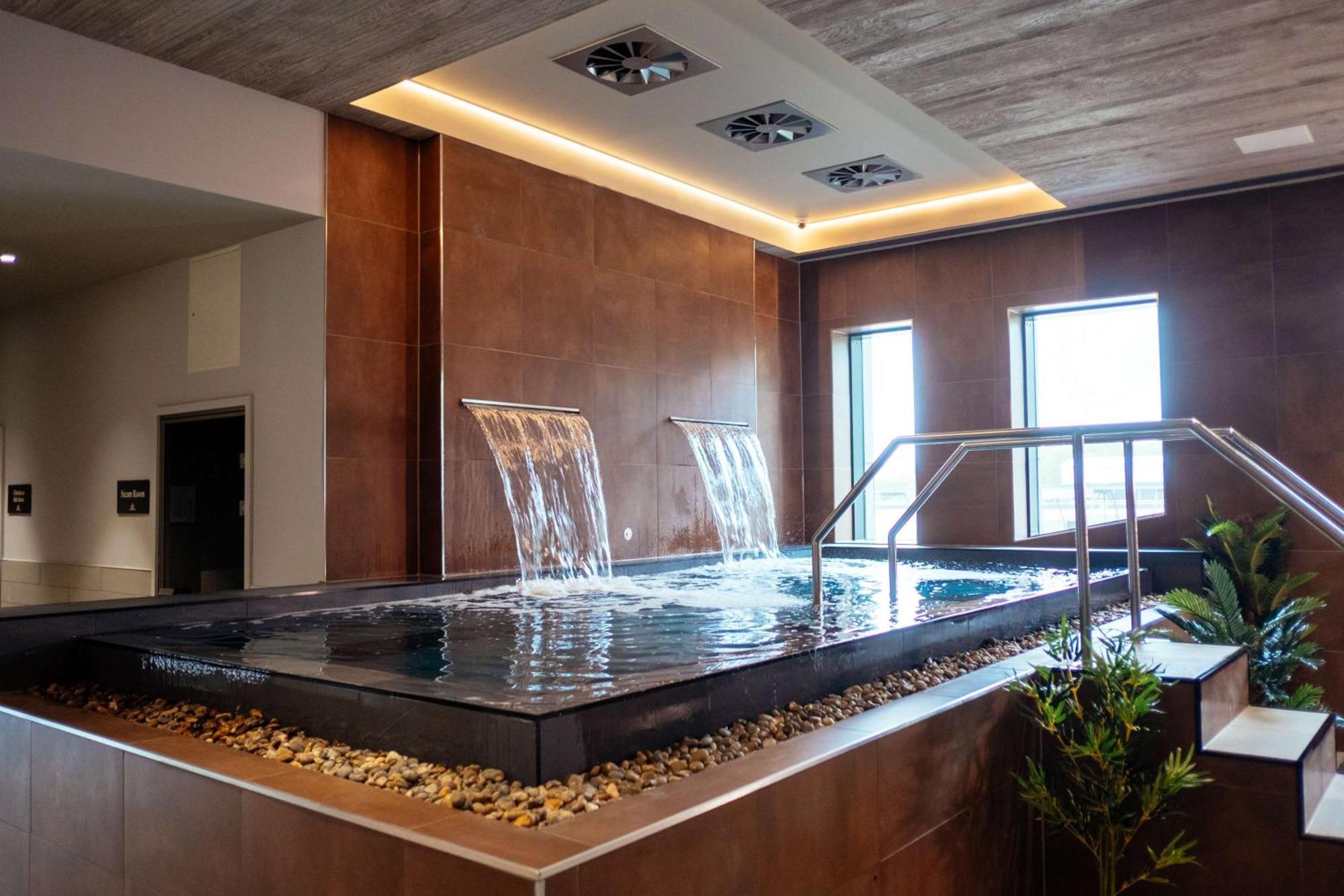 קונווי Ixora Hotel & Spa מראה חיצוני תמונה